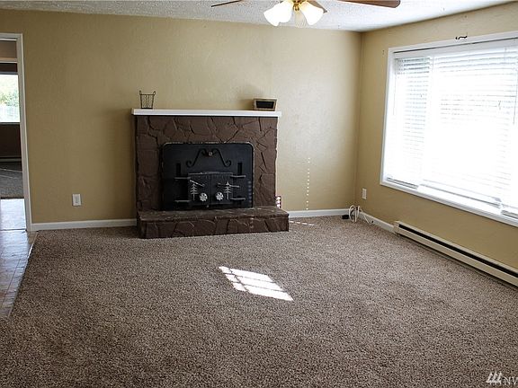 4th image of 101 SE Highland Dr