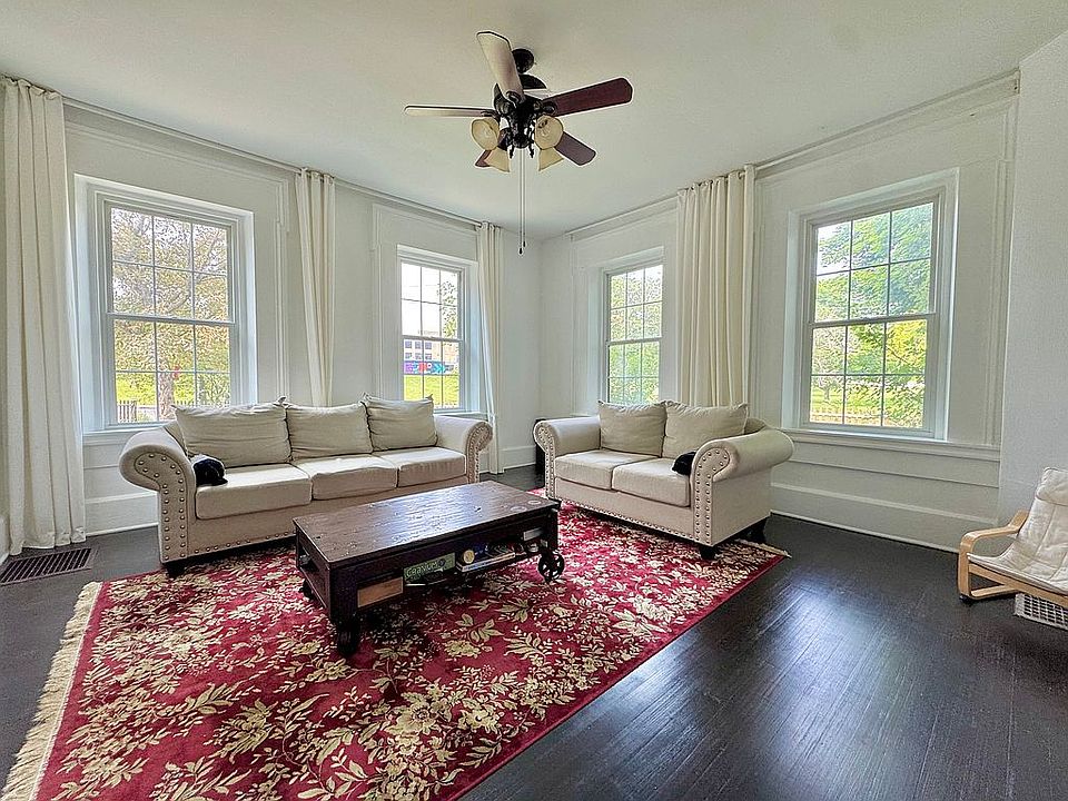 1st image of 218 Selma Rd