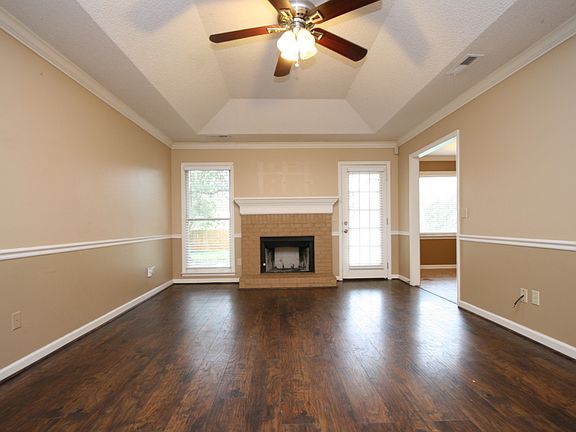 5th image of 104 Hollington Dr NE