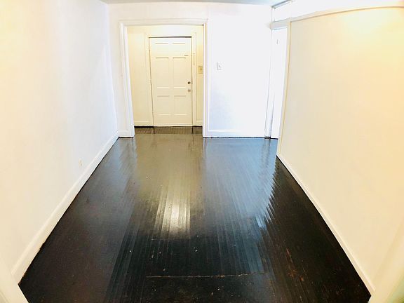 3rd image of 1836 Rivercrest St