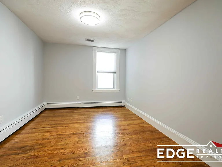 20 Brackett St #3 — Photo 7