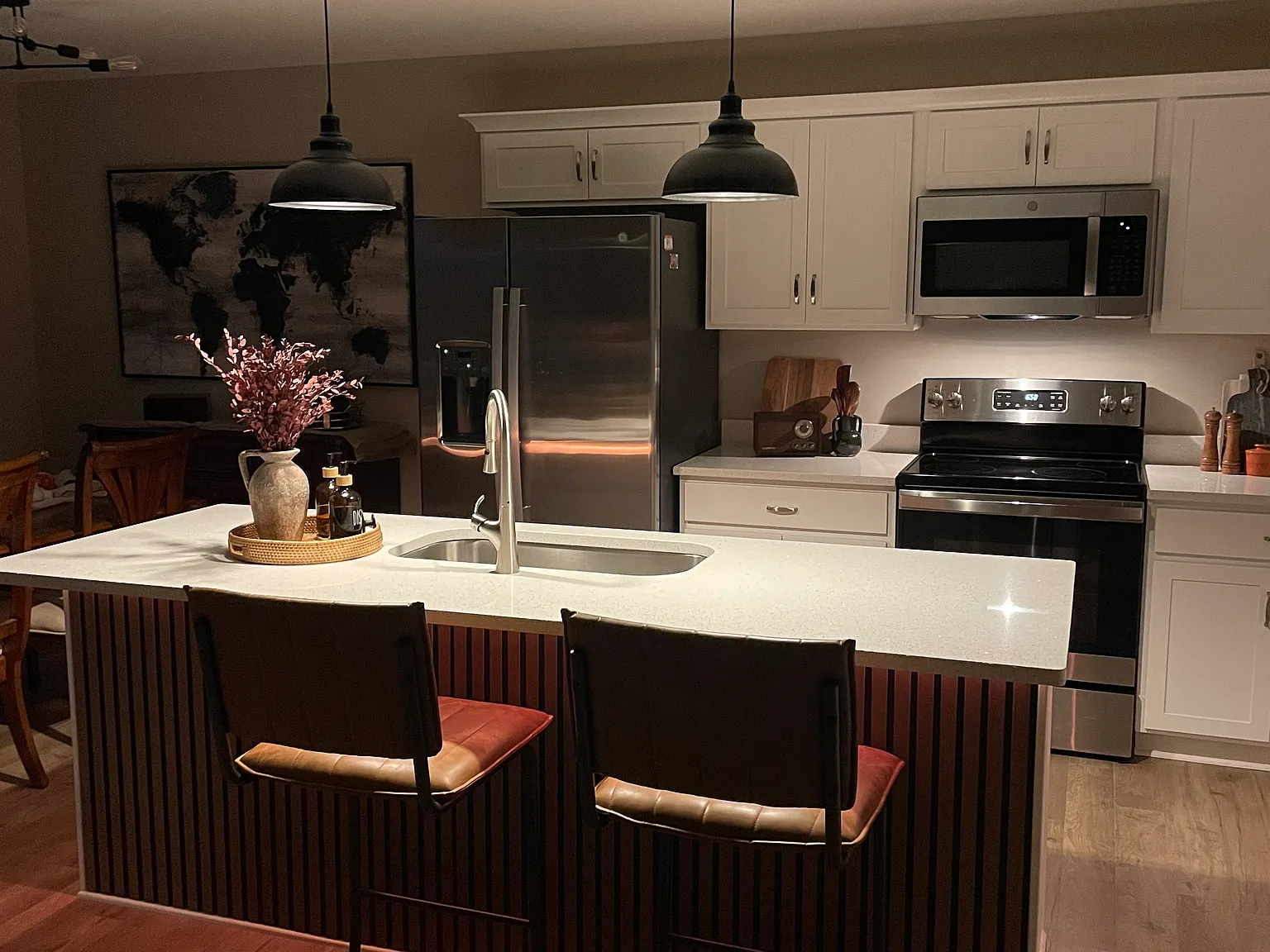 3 bed, 1318 sqft, $2,400 — Photo 3