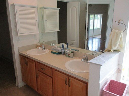 2nd image of 810 Spring Oak Dr