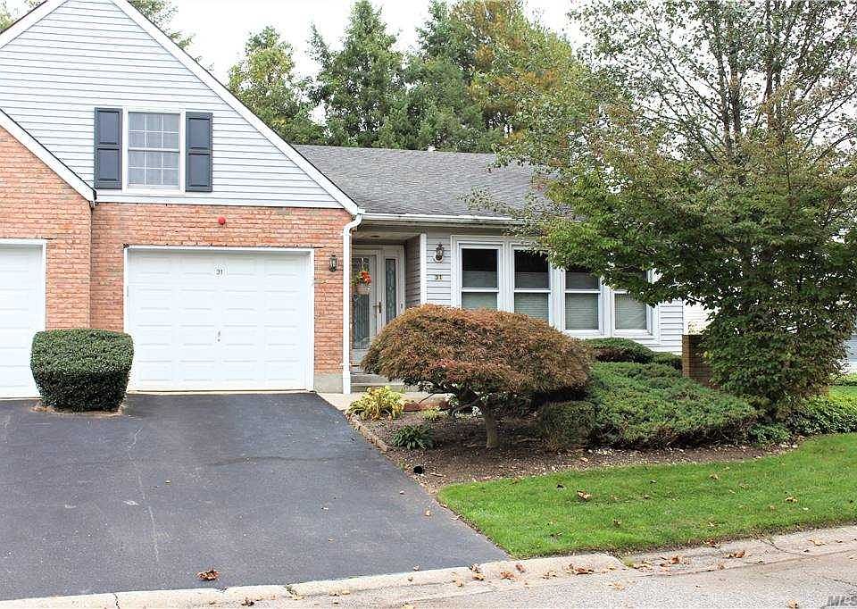 1st image of 31 Chippendale Dr