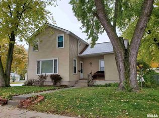 821 13th Ave, Fulton, IL 61252