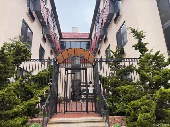 425 Shore Rd APT 3A, Long Beach, NY 11561