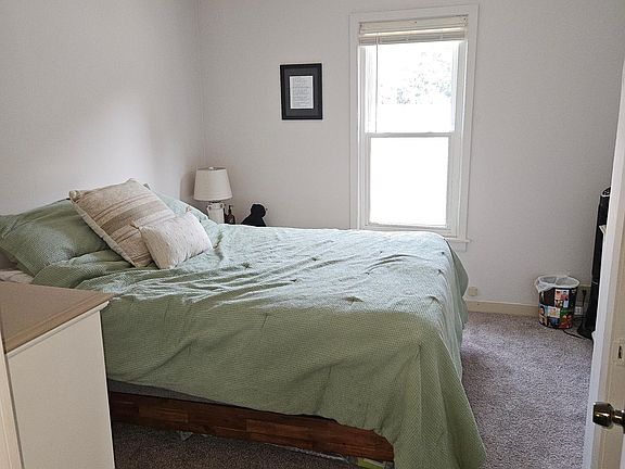 4th image of 105 Van Buren Ave S #2
