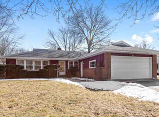 28 Tamarack Ave, Naperville, IL 60540