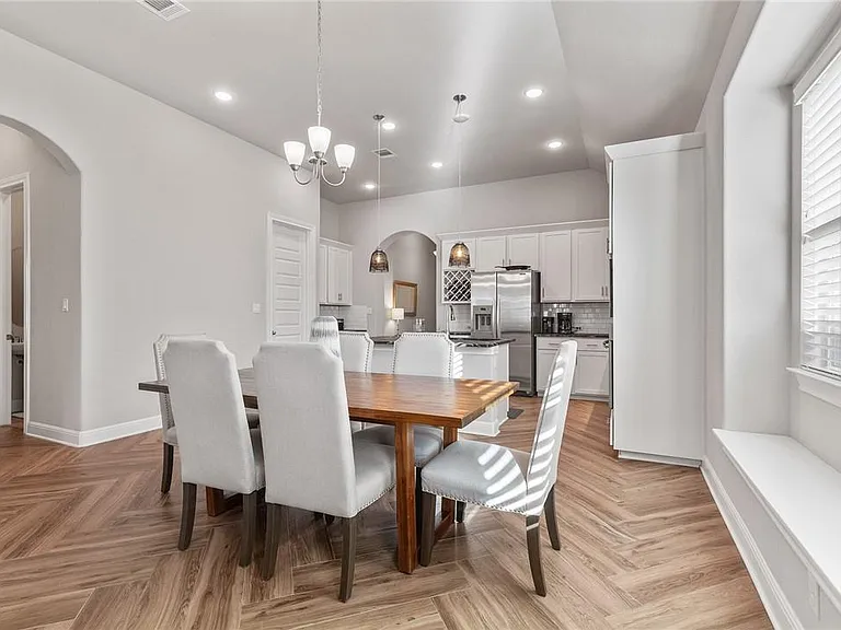 2925 Mossy Springs Dr — Photo 10