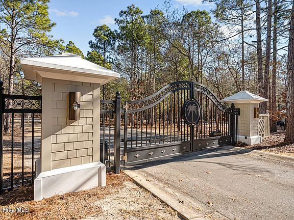 4th image of 589 Barbosa Place SE