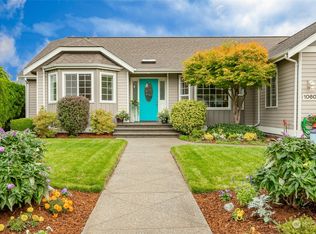 1060 Edgewater Ln, Lynden, WA