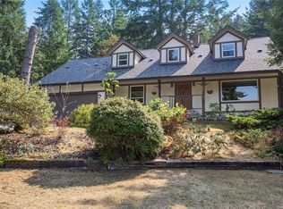 1312 McKenzie Dr, North Cowichan, BC V9L5R9