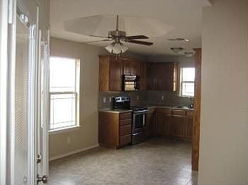 5th image of 2822 Selman Dr