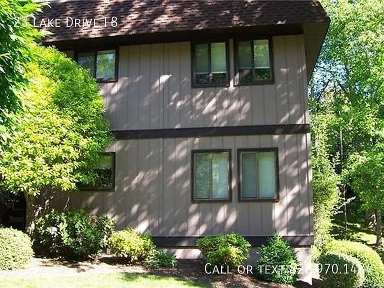 23 Lake Dr #F8 — Photo 1