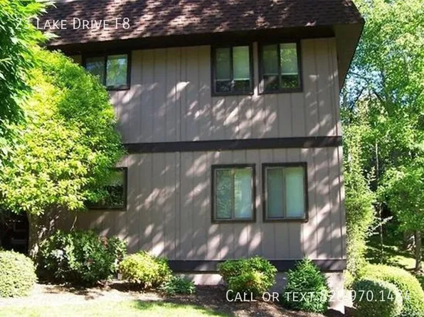 23 Lake Dr APT F8, Laurel Park, NC 28739