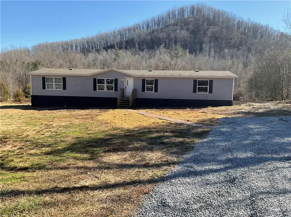 275 Tater Hill Mountain Rd, Pickens, SC 29671