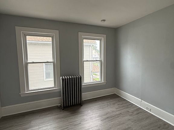 4th image of 2204 Hurley Ave #Up