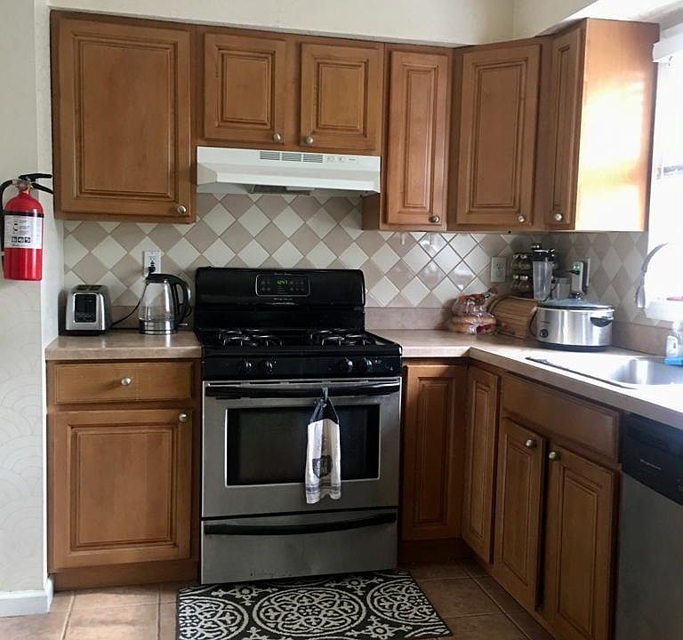 2nd image of 490 Elizabeth Year Round Ok