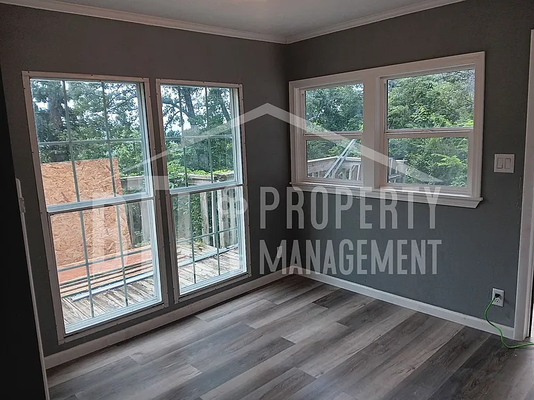 222 Meadow Hills Ln — Photo 3