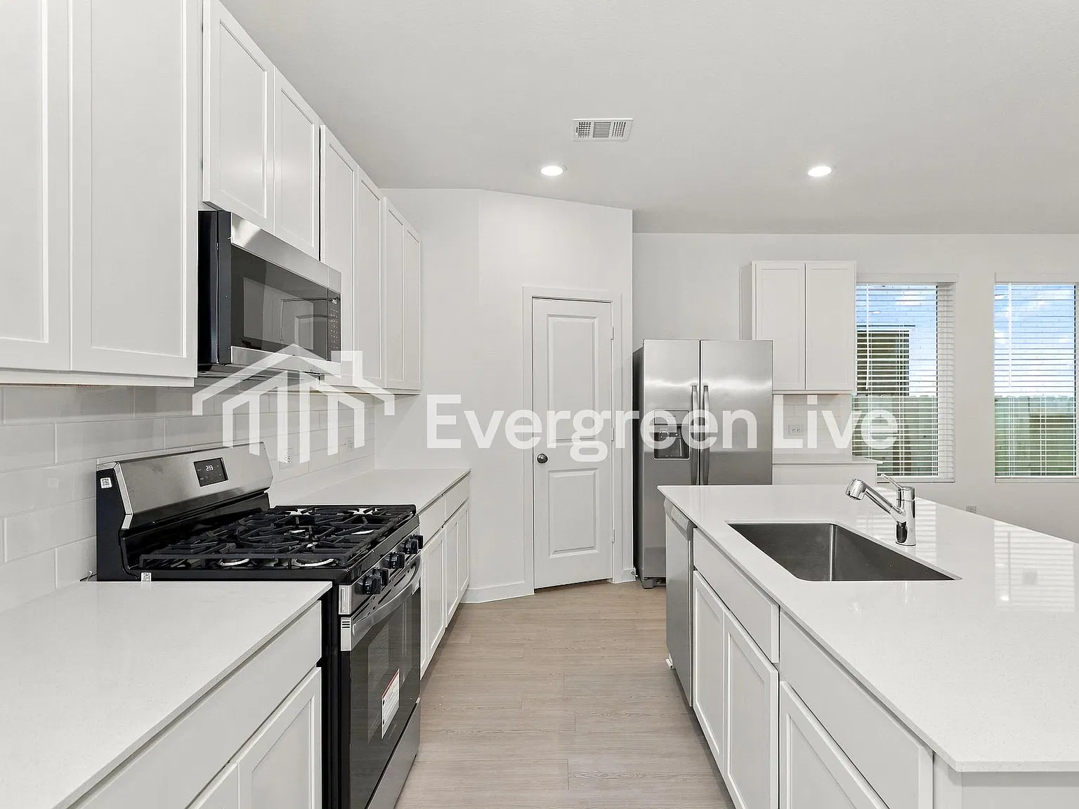 4 bed, 3.0 bath, 1875 sqft, $2,040 — Photo 3
