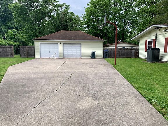 2nd image of 6102 Count Turf Dr
