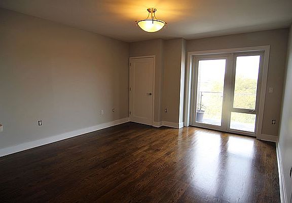 3rd image of 2388 31st St APT 7D
