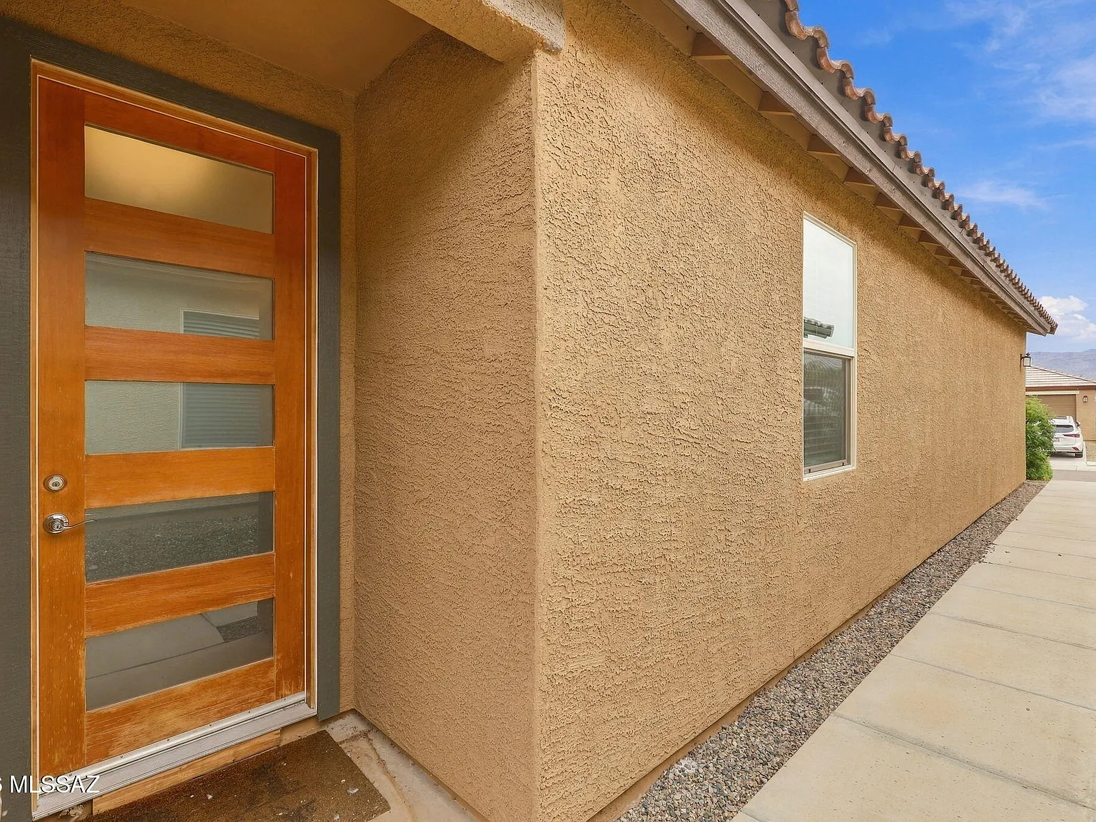 3 bed, 2.0 bath, 1740 sqft, $2,500 — Photo 3