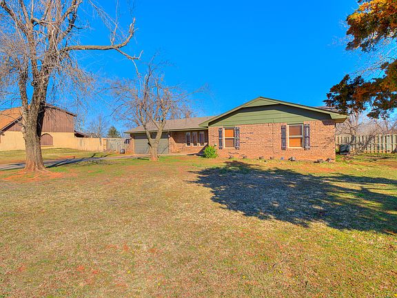 2nd image of 1923 W Rose Oak Dr