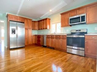 439 Medford St #2, Somerville, MA 02145