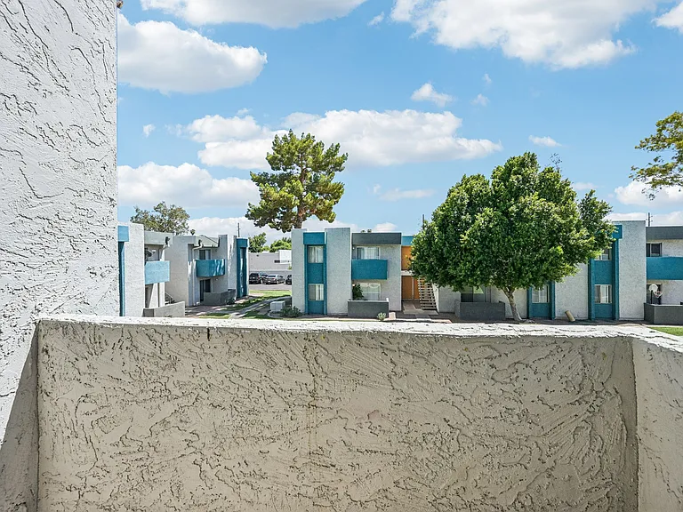 Sycamore Square Apartments — Photo 28