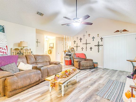 4th image of 112 Bentley Dr