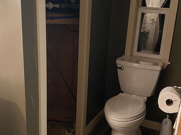 5th image of 35 Barnett Ln
