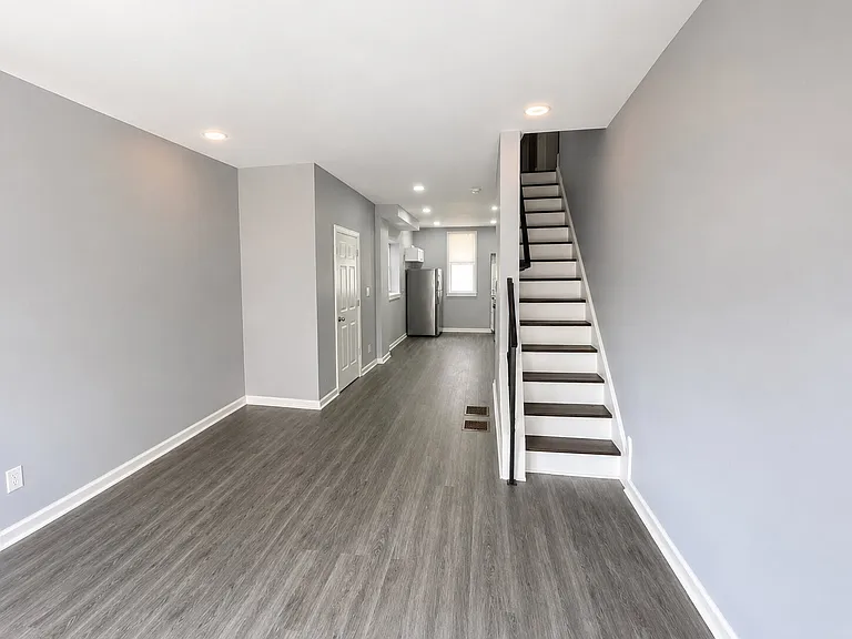2746 N Garnet St — Photo 2