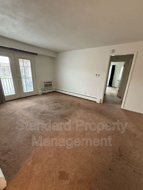 1 bed, 1.0 bath, $1,075 — Photo 4