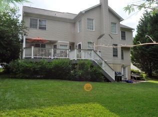 17539 Wayside Dr, Dumfries, VA 22026