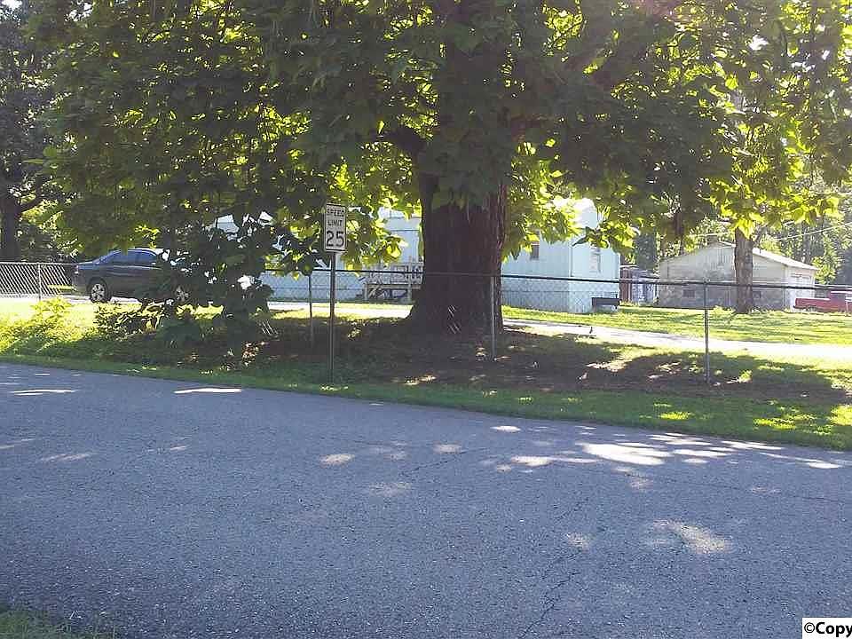 2nd image of 18036 Astor Ln