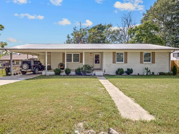 1011 S Lange St, Leachville, AR 72438