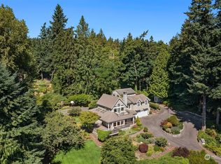 11763 Sunrise Dr NE, Bainbridge Island, WA 98110