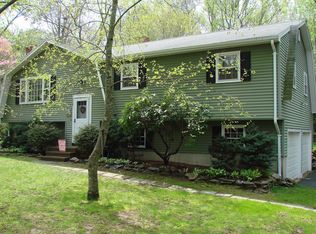 117 Ironworks Rd, Clinton, CT 06413