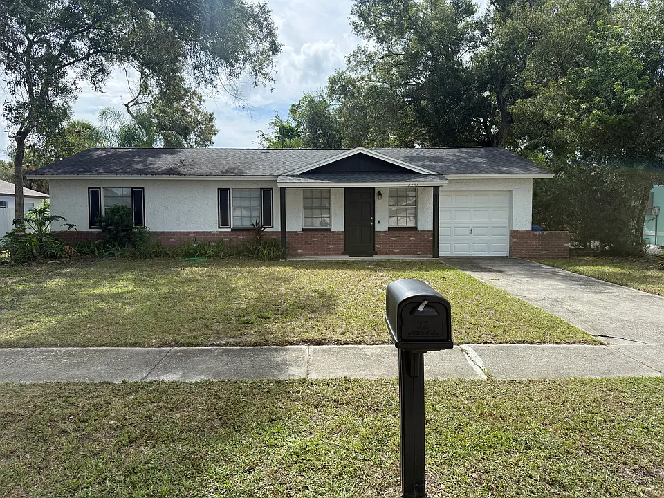 4304 Porpoise Dr