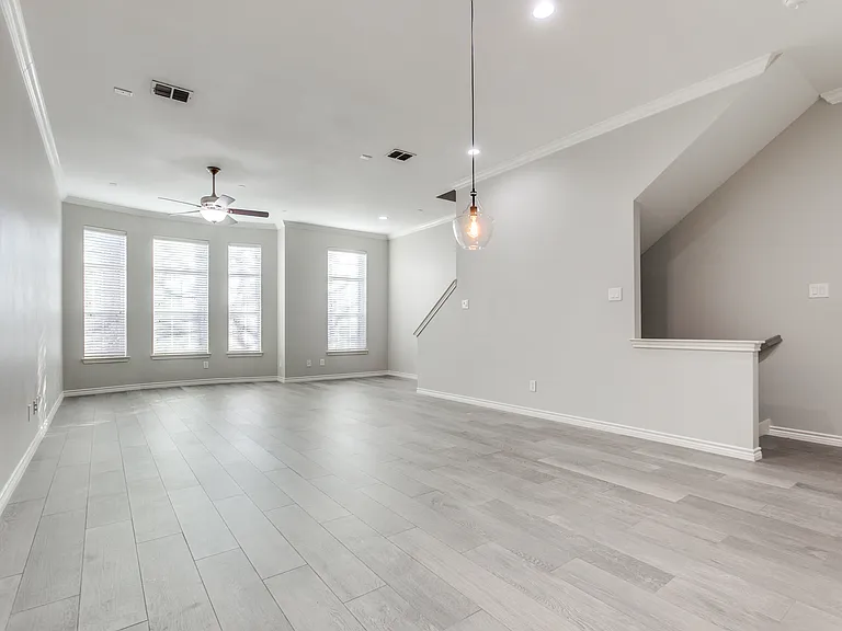 15819 Breedlove Pl #115 — Photo 9