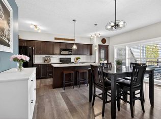 2261 W Sagewood Hts SW, Airdrie, AB T4B 3N8