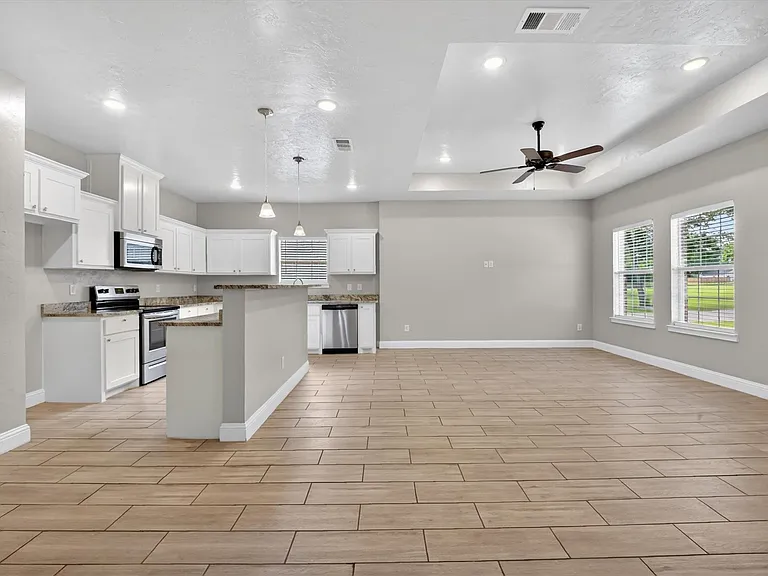 4404 Harris St — Photo 3