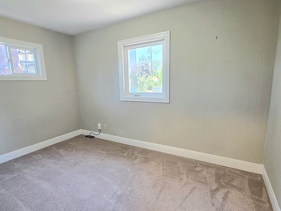 5th image of 13001 SE Claybourne St