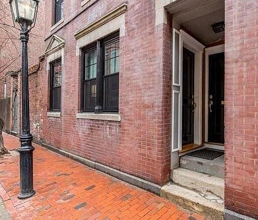 2nd image of 85 Myrtle St APT 4