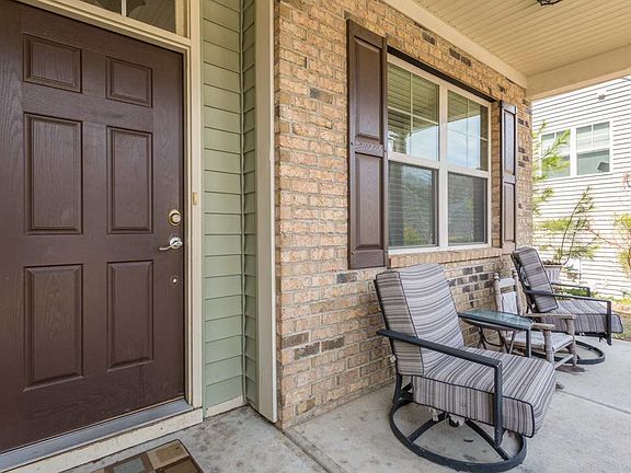 2nd image of 44 Marsala Dr E