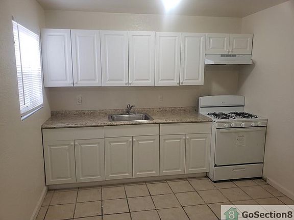 5th image of 525 42nd St