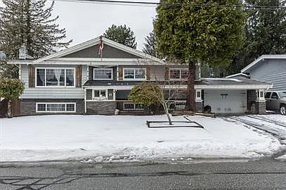 2088 Majestic Cres #B photo 1