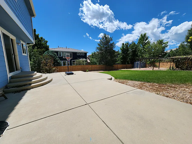 4736 Laurelglen Ln — Photo 48