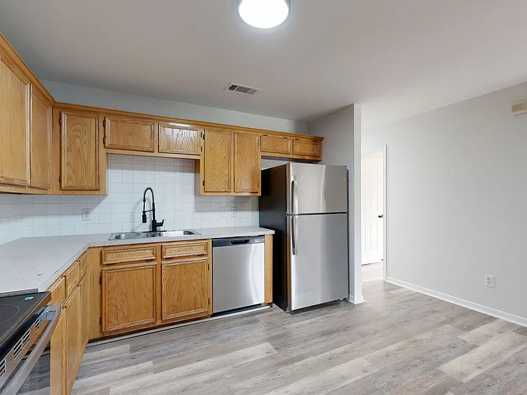 1406 Van Zanten Ct #B — Photo 9